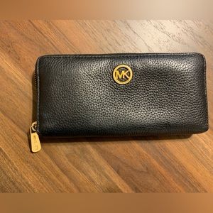 Michael Kors MK black leather wallet